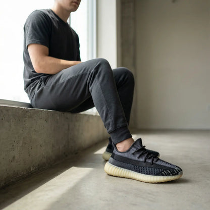 Adidas Yeezy Boost 350 V2 Carbon