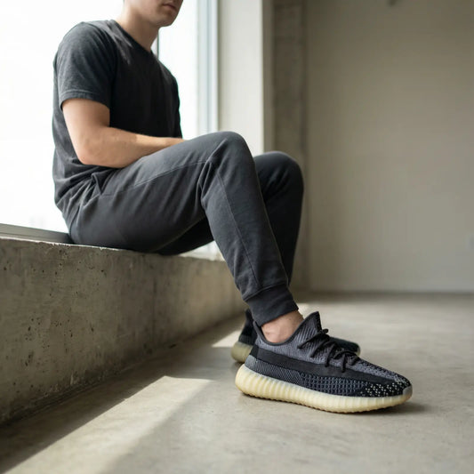 Adidas Yeezy Boost 350 V2 Carbon