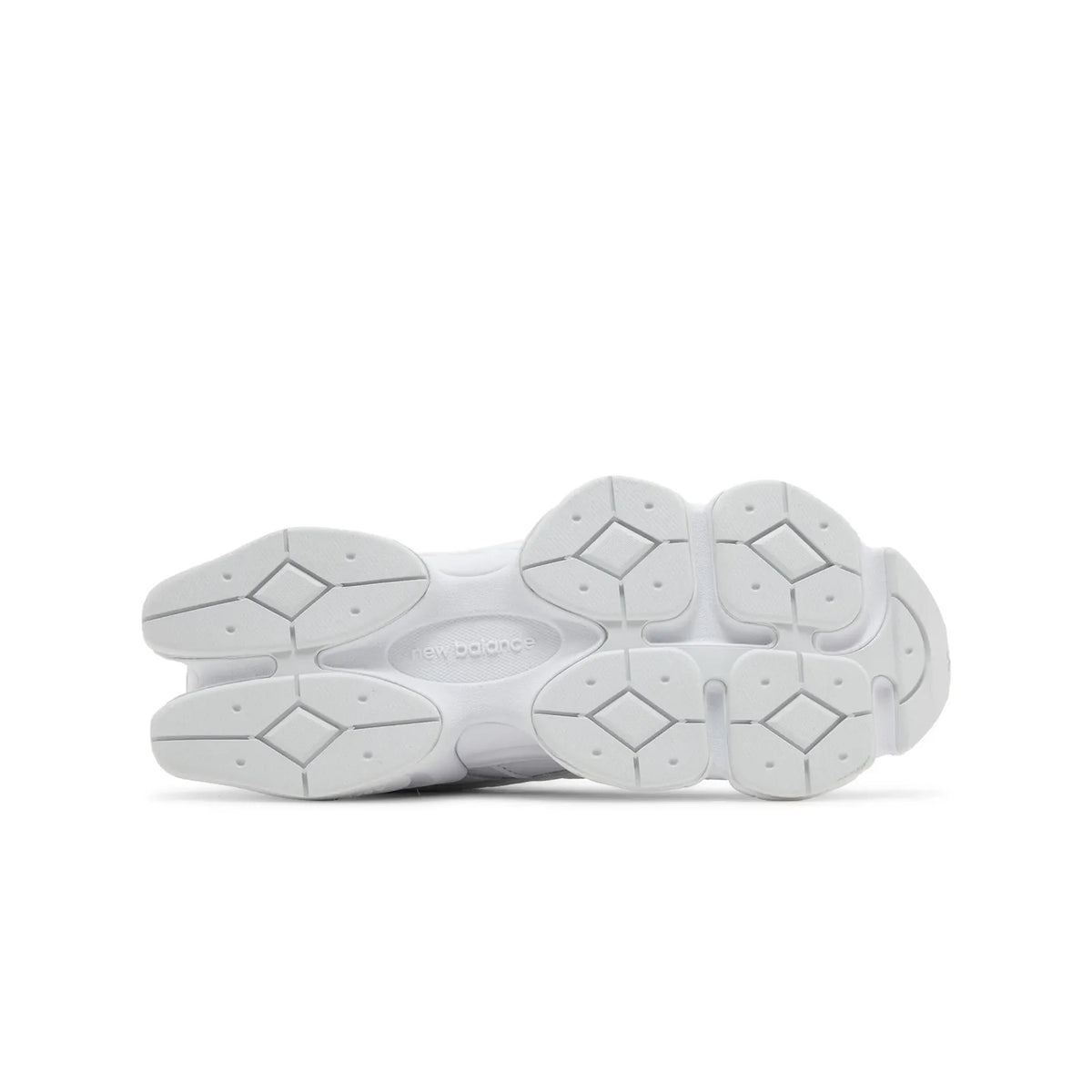 9060 Triple White